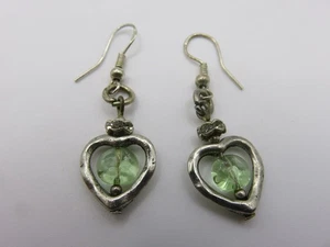 Vintage silver & peridot heart shaped drop earrings - Picture 1 of 2