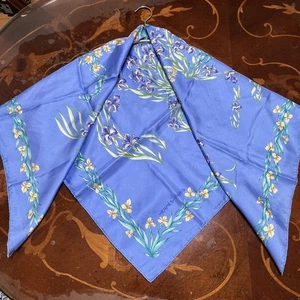 Bufanda Hermes 1962 Diseño Cheval Fleuri 90 cm Azul Seda Hecha en Francia - Imagen 1 de 9