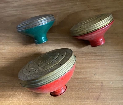 Cabezales de rociador de regadera de metal vintage de 3"... Caño roscado de cobre... Lote de 3 Foto 1 de 4