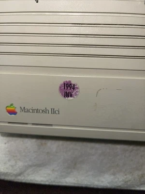 Vintage Apple Macintosh IIci M5780 empty case Very Nice And Clean No Cracks - Image 1 of 3