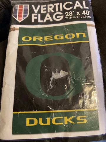 Oregon Ducks Flag 28 X 40” Wincraft Indoor Or Outdoor Cover