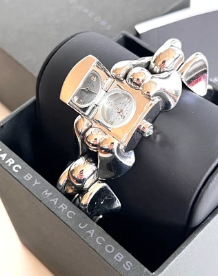 MARC JACOBS FASHION COLLECTION HIDING TIME FACE WATCH MBM8524 STORE DISPLAY - Image 1 of 4