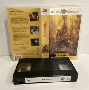 The Goonies VHS - Spielberg 1985 Warner Bros Action Adventure Movie Collectable - Picture 1 of 4