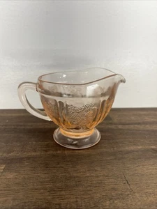 Vintage Federal Glas Rosa Milchkännchen mit Depression Fuß Sharon Kohlrose - Bild 1 von 6