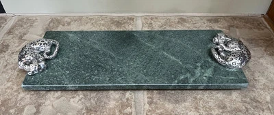 Bandeja de queso Arthur Court mármol verde con asas plateadas jaguar 3D Foto 1 de 4