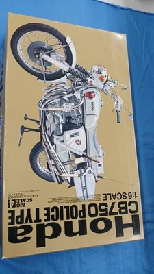 Plastic model TAMIYA model number: 1/6 HONDA CB750POLICE TYPE - Image 1 of 4