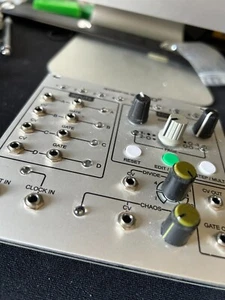 seqsquared hexinverter eurorack Programmable Sequential Switch - Bild 1 von 3