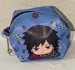 Bandai Pouch Collection 2 Giyu Giyu Tomioka 2,5" hoch 3" breit blau lila - Bild 1 von 5
