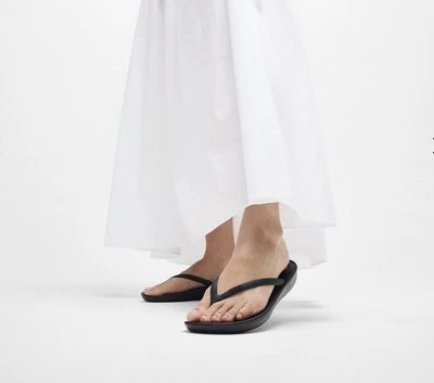 NEW FitFlop IQushion Ergonomic Comfort black Flip Flops🔥 Women's US 9 SKU0711 - Image 1 of 4