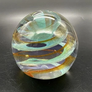 Pisapapeles Caithness Glass Escocia cinta espiral firmada aguamarina ámbar arte vidrio - Imagen 1 de 17