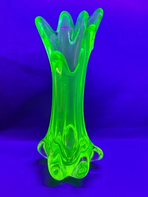 Uranium Glass Murano Swung Vase by Flavio Poli in Vaseline & Green MCM Vintage - image 1 of 4
