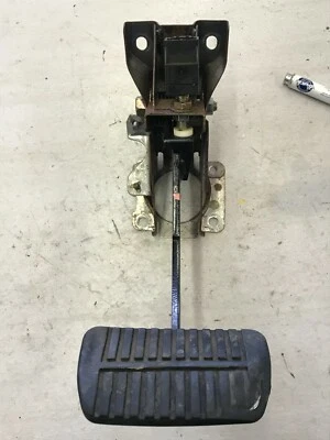 04-07 Conjunto de pedal de freno Subaru Impreza RS 2.5i transmisión automática OEM 2004-2007 Foto 1 de 2