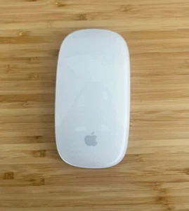 Apple Magic Mouse 2 - Weiß (A1657) - Bild 1 von 2
