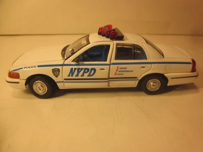GEARBOX, 1/43 DIECAST 1999 FORD CROWN, NEW YORK POLICE DEPT. PATROL CAR - Image 1 of 4