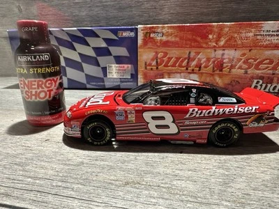 Carro clube Dale Earnhardt Jr #8 Budweiser/Richmond 2000 Monte Carlo 1:32 - Imagem 1 de 4