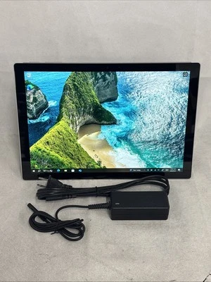 Microsoft Surface Pro 5, 12,3 дюйма (256 ГБ, Intel i5 7-го поколения, 8 ГБ) *поцарапан* - Изображение 1 из 4