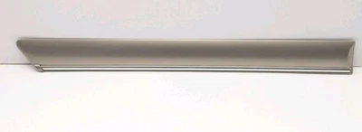 1997 - 2002 年通用别克 Century 乘客侧后门中心成型原始设备制造商 88952080 — 第 1/4 张图片