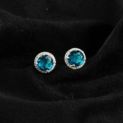 925纯银磷灰石宝石白色锆石耳钉周年纪念 — 第 1/4 张图片