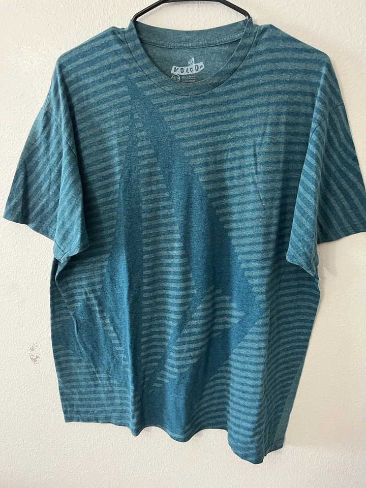VOLCOM Men's Green striped Short Sleeve T-shirt Size XL Blusish - Image 1 of 4
