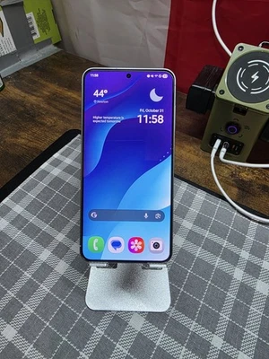 Samsung Galaxy S25 256GB Unlocked, Icy Blue - Image 1 of 4