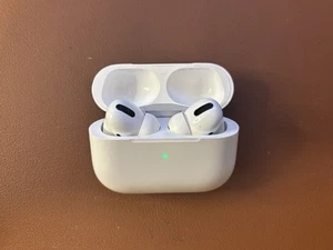 Apple AirPod Pro 1st Generation A2084 - Picture 1 of 4