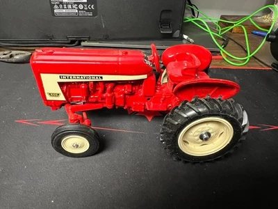 МАСШТАБ МОДЕЛИ 1/16 INTERNATIONALFARMALL 606 ОТКРЫТЫЙ ДОМ КОЛЛЕКЦИОНЕР ED ФЕРМА ИГРУШКА E18 - Изображение 1 из 4