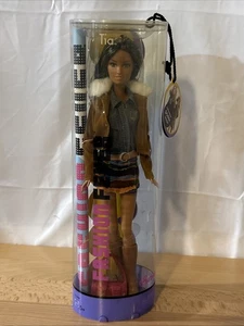 Barbie 2005 Fashion Fever RARE Tia H0947 Mattel NRFB - Picture 1 of 9