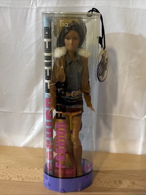 Barbie 2005 Fashion Fever RARE Tia H0947 Mattel NRFB - Image 1 of 4