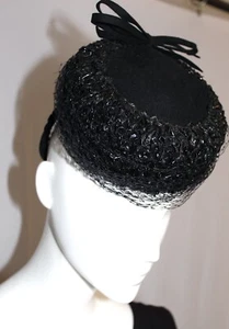 1940s NY Creation Tilt Hat Black wool glossy paper straw with net veil Detail - Picture 1 of 10