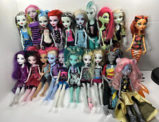 (20) Monster High Dolls Lot Venus  Lagoona Draculaura Frankie Ghoulia  - READ