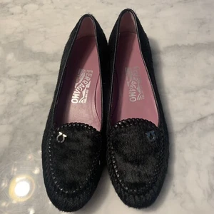 Salvatore Ferragamo solide schwarze Kalbshaar Halbschuhe flache Schuhe Größe 5 1/2 B gebraucht, in einwandfreiem Zustand - Bild 1 von 7