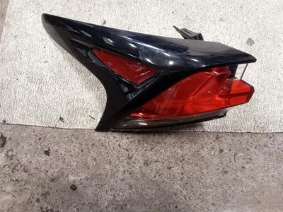 Cuarto de luz trasera del conductor montado en panel para 15-17 LEXUS NX200T 321608 Foto 1 de 4