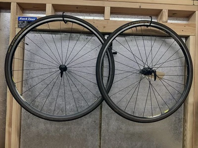 Juego de ruedas Mavic 700c Cosmos 24/28 radios cubierta llanta freno Shimano 11 velocidades 130/100 Foto 1 de 4