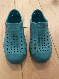 Native Shoes Blue Kids Size 11 - Picture 1 of 5