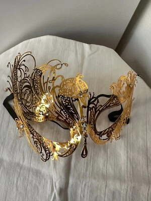 Máscaras Mardi Gras doradas mujer Foto 1 de 2