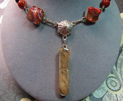 Pingente de vidro artístico e colar genuíno RED TIGEREYE's & Coral Stones comprimento 17"  - Imagem 1 de 4