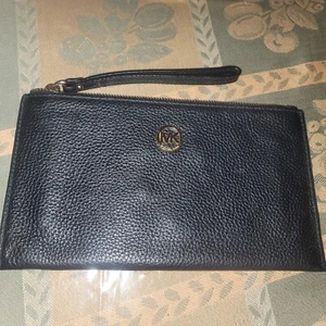Michael Kors Envelope Leather Clutch Wristlet Black Soft Leather-read descriptio - Picture 1 of 8