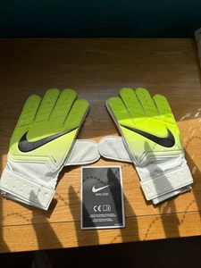 Nike Goalkeeper Gloves Size 7 Youth Small Adult **BARGAIN** - Picture 1 of 5