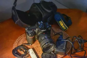 Nikon D300 12.3MP Digital SLR Camera - Black (Kit w/ ED-IF AFS DX VR 18-200mm) - Picture 1 of 15