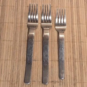 CAMBRIDGE WREN POSATE INOX SATINATO - 2 PIATTI E 1 FORCHETTA PER INSALATA - COREA - Foto 1 di 1