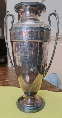 1928 To 1932 Holland Trophy Wallace Bros Co - Image 1 of 4
