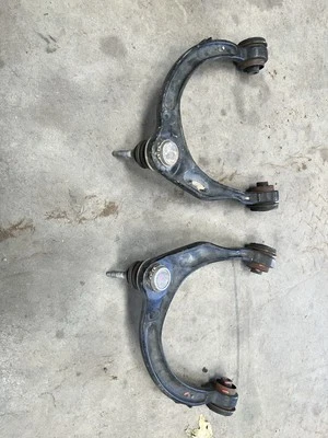 Brazos de control superiores 17-20 F150 Raptor Foto 1 de 2