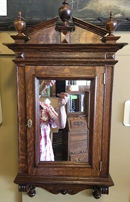 Antique quartered oak medicine cabinet/display cabinet-------16295 Foto 1 de 4