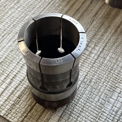 Pinza de emergencia redonda 22J perforada a 2,225” en buen estado (loc:1-K1) Foto 1 de 2