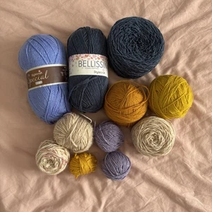 Mixed Yarn Bundle/Joblot Knitting Crochet Crafts Acrylic approx 550g - Picture 1 of 4
