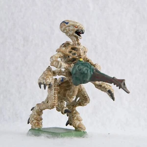 Plastic Tyranid Warrior 90s Advanced Space Crusade 2nd Rogue Trader Citadel B290 - Picture 1 of 2