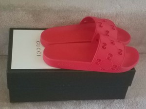 gucci flip flops red