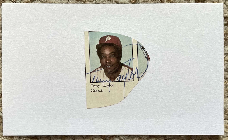 TONY TAYLOR signed 1.5 x 1.75 photo clipping -Phillies - Image 1 of 1