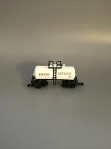 N Scale Atlas 3241 APCX Atlas Chemical Industries Tank Car #1082 - Picture 1 of 7