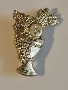 Vintage First Holy Communion Goldtone Pin - Picture 1 of 4